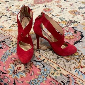 Suede red guess heel size 8.5 us